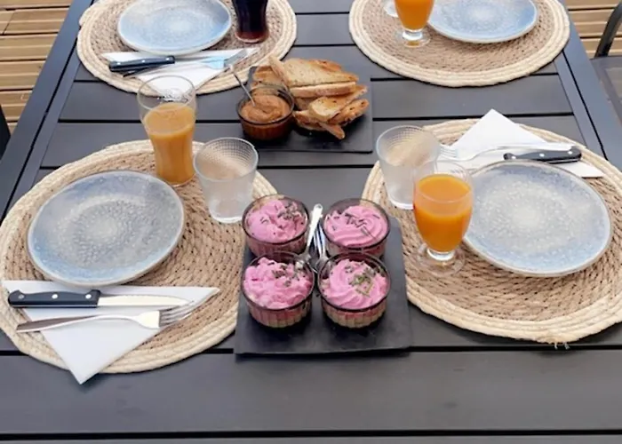 La Grange Du Contoures Bed & Breakfast